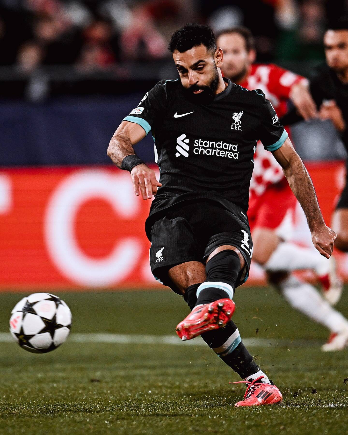 利物浦展示实力，踏上晋级之途