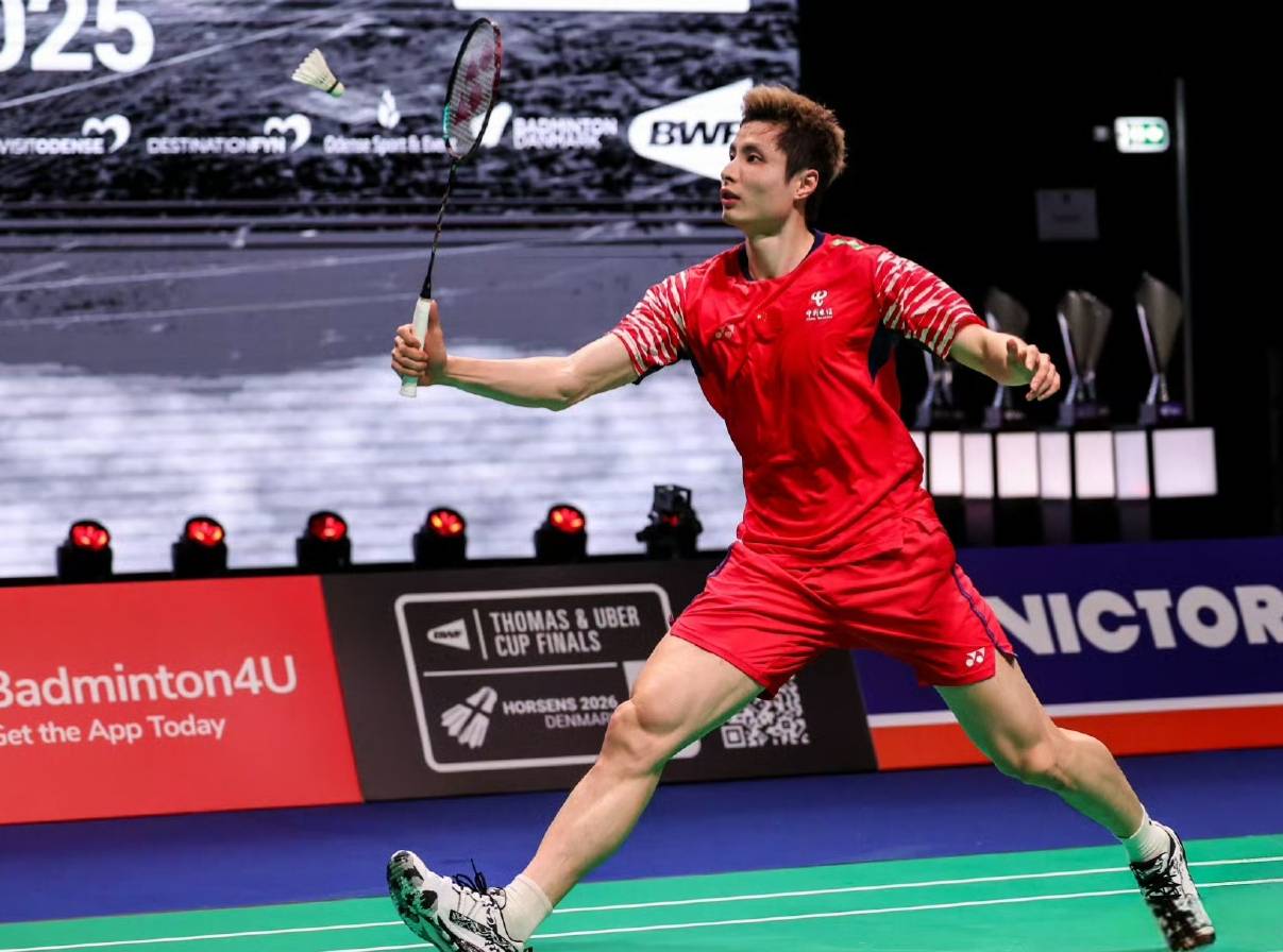 印尼队轻取日本队，石宇奇带队取胜