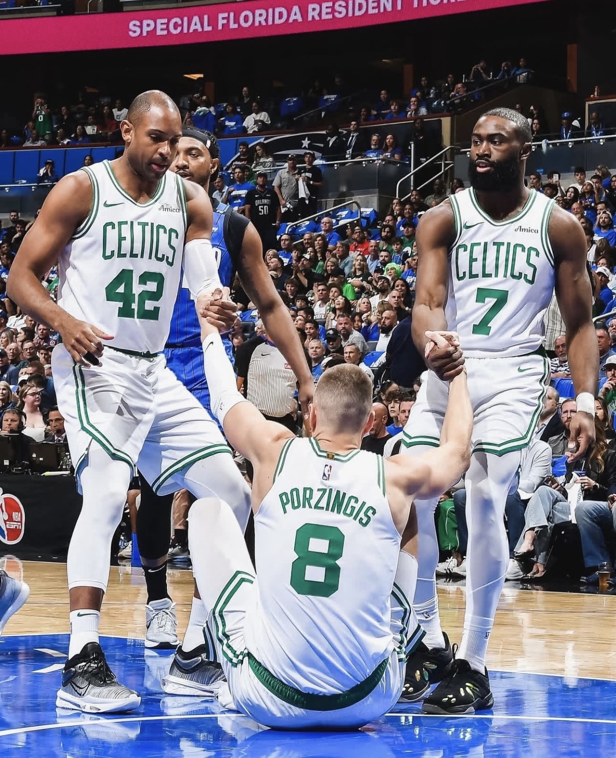 开云-篮网鏖战凯尔特人,麦科勒姆统治全场