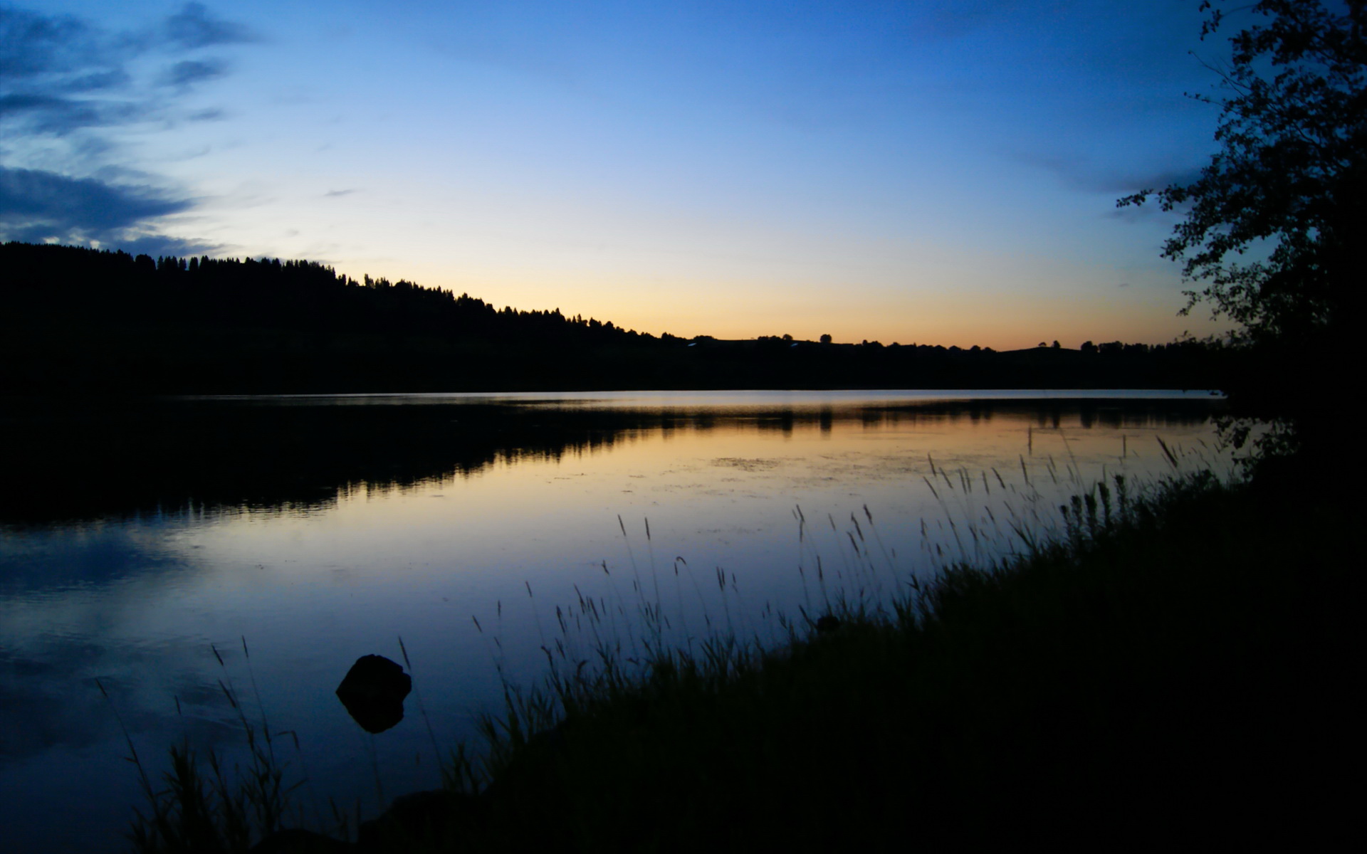 阿什拉夫利刃出鞘，一己之力刺穿爱尔兰，曼联式压制下的个人英雄主义